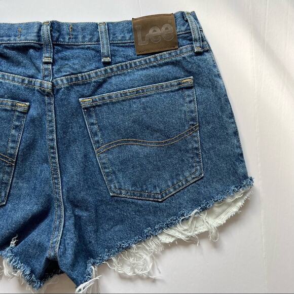 Vintage LEE Denim Shorts 32" High Rise‎ Distressed Hem Blue Jean Shorts - Picture 7 of 12